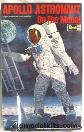 Revell 1/10 Apollo Astronaut on the Moon (Neil Armstrong), H1860 plastic model kit